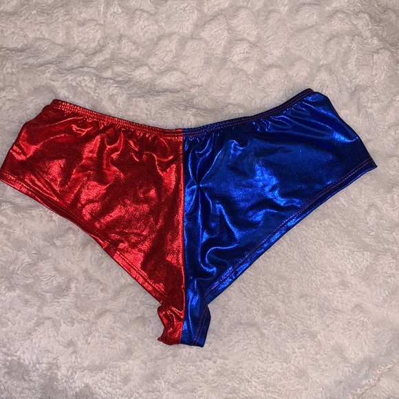 Harley Quinn costume - Picture 8 of 12